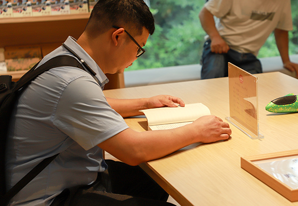 AG恒峰科技党支部开展主题党日活动 (5).JPG AG恒峰科技党支部开展主题党日活动 (5).JPG