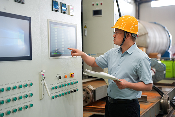 AG恒峰科技胡祥龙博士荣获“长沙市科技劳模”荣誉称号 (3).jpg