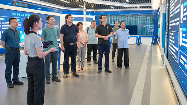 博云新材冯志荣总裁率高管团队莅临AG恒峰科技考察交流 (1).png